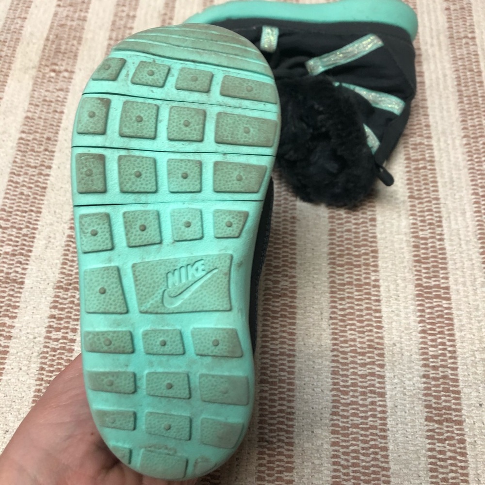 * | Nike | Roshe One Hi SE. Size 8. - Picture 4 of 7